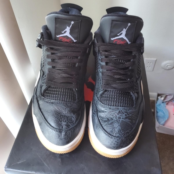 Air Jordan Retro 4 - Picture 3 of 6